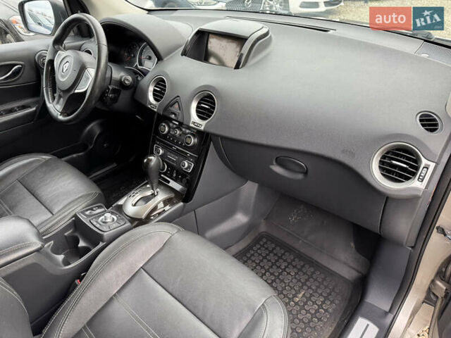 Бежевый Рено Колеос, объемом двигателя 2 л и пробегом 263 тыс. км за 13500 $, фото 30 на Automoto.ua