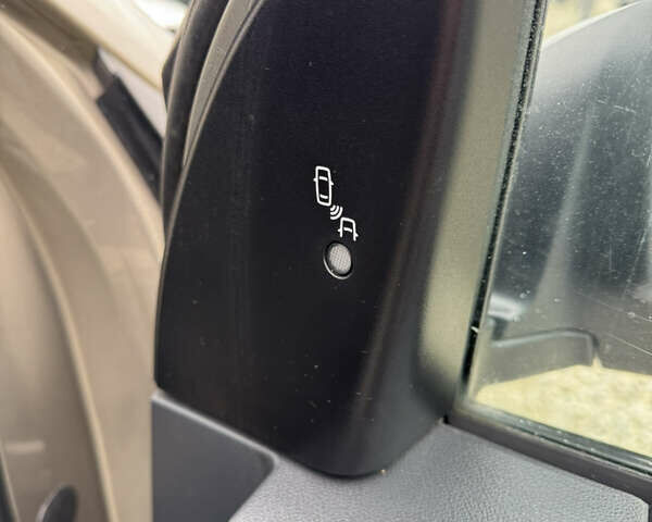 Бежевый Рено Колеос, объемом двигателя 2 л и пробегом 263 тыс. км за 13500 $, фото 39 на Automoto.ua