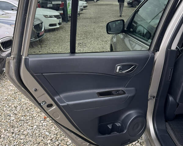 Бежевый Рено Колеос, объемом двигателя 2 л и пробегом 263 тыс. км за 13500 $, фото 22 на Automoto.ua