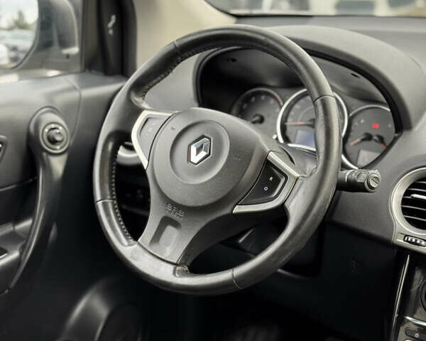 Бежевый Рено Колеос, объемом двигателя 2 л и пробегом 263 тыс. км за 13500 $, фото 35 на Automoto.ua