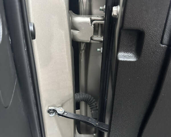 Бежевый Рено Колеос, объемом двигателя 2 л и пробегом 247 тыс. км за 21600 $, фото 64 на Automoto.ua