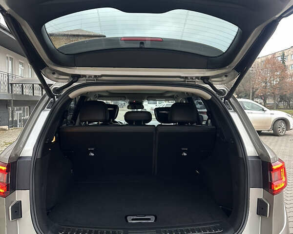 Бежевый Рено Колеос, объемом двигателя 2 л и пробегом 247 тыс. км за 21600 $, фото 51 на Automoto.ua