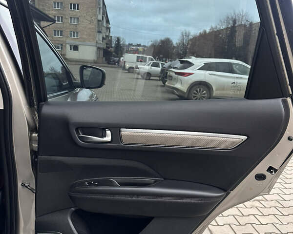 Бежевый Рено Колеос, объемом двигателя 2 л и пробегом 247 тыс. км за 21600 $, фото 56 на Automoto.ua