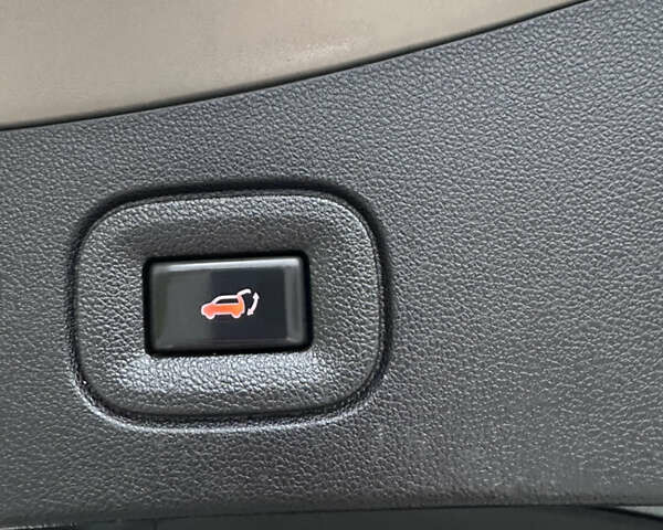 Бежевый Рено Колеос, объемом двигателя 2 л и пробегом 247 тыс. км за 21600 $, фото 52 на Automoto.ua