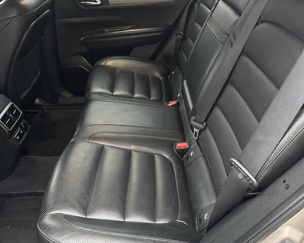 Бежевый Рено Колеос, объемом двигателя 2 л и пробегом 247 тыс. км за 21600 $, фото 44 на Automoto.ua