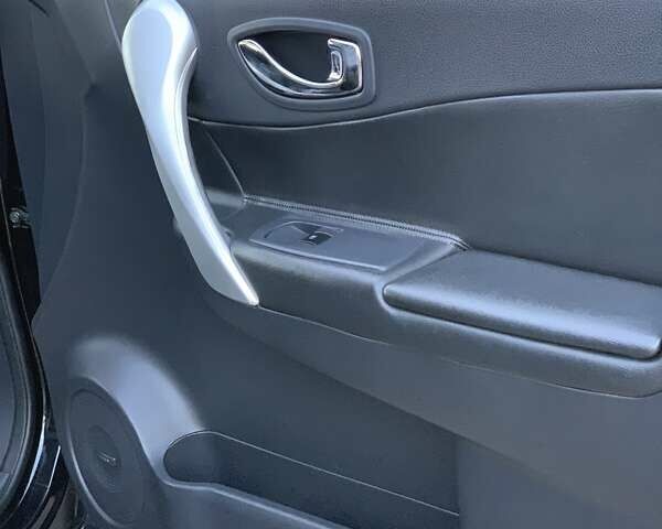 Рено Колеос 2008 в Кременце на Automoto.ua Черный Рено Колеос, объемом двигателя 2.45 л и пробегом 229 тыс. км за 6700 $, фото 36 на Automoto.ua