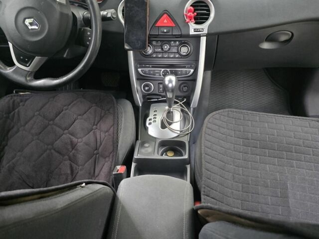 Черный Рено Колеос, объемом двигателя 2.5 л и пробегом 173 тыс. км за 8650 $, фото 5 на Automoto.ua