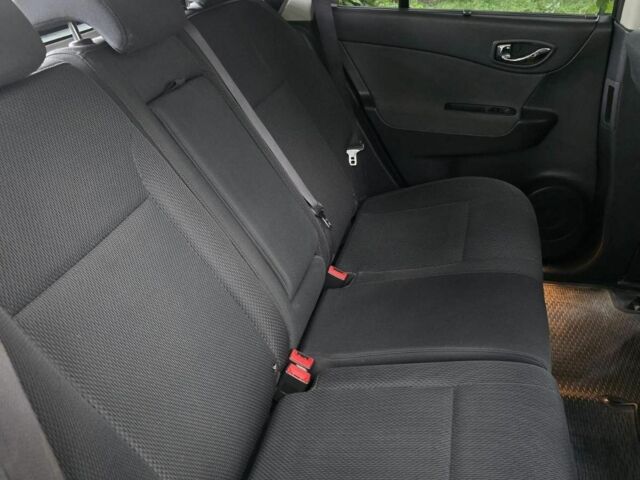 Черный Рено Колеос, объемом двигателя 2.5 л и пробегом 173 тыс. км за 8650 $, фото 4 на Automoto.ua