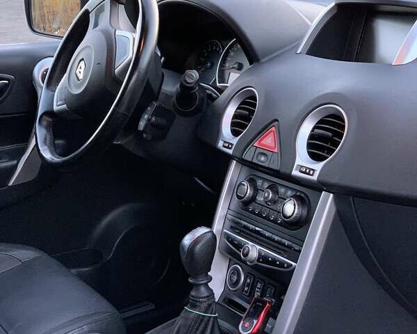 Рено Колеос 2008 в Кременце на Automoto.ua Черный Рено Колеос, объемом двигателя 2.45 л и пробегом 229 тыс. км за 6700 $, фото 20 на Automoto.ua