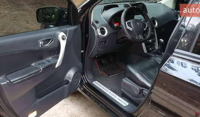 Чорний Рено Колеос, об'ємом двигуна 2 л та пробігом 303 тис. км за 6500 $, фото 3 на Automoto.ua