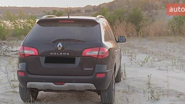 Черный Рено Колеос, объемом двигателя 2 л и пробегом 305 тыс. км за 9600 $, фото 12 на Automoto.ua