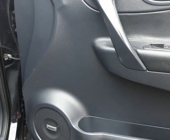 Черный Рено Колеос, объемом двигателя 2.5 л и пробегом 187 тыс. км за 9800 $, фото 4 на Automoto.ua