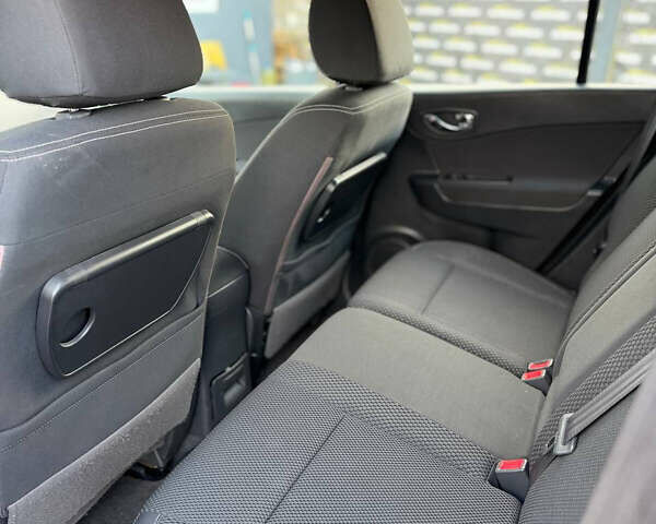 Черный Рено Колеос, объемом двигателя 2 л и пробегом 239 тыс. км за 11350 $, фото 9 на Automoto.ua