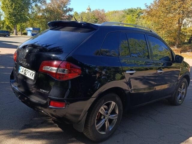 Черный Рено Колеос, объемом двигателя 2.5 л и пробегом 235 тыс. км за 7400 $, фото 4 на Automoto.ua