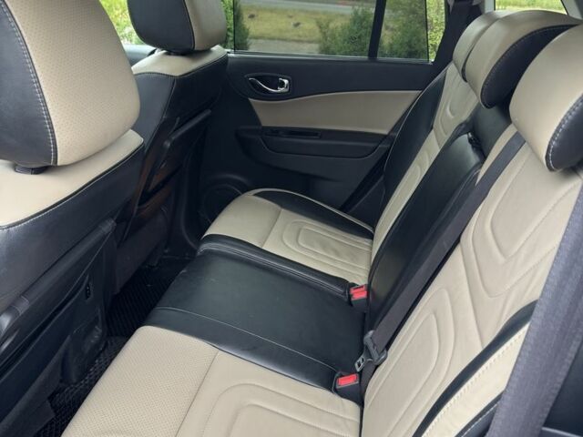 Черный Рено Колеос, объемом двигателя 2 л и пробегом 320 тыс. км за 9800 $, фото 4 на Automoto.ua