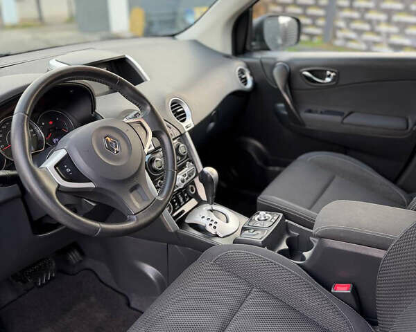 Черный Рено Колеос, объемом двигателя 2 л и пробегом 239 тыс. км за 11350 $, фото 8 на Automoto.ua