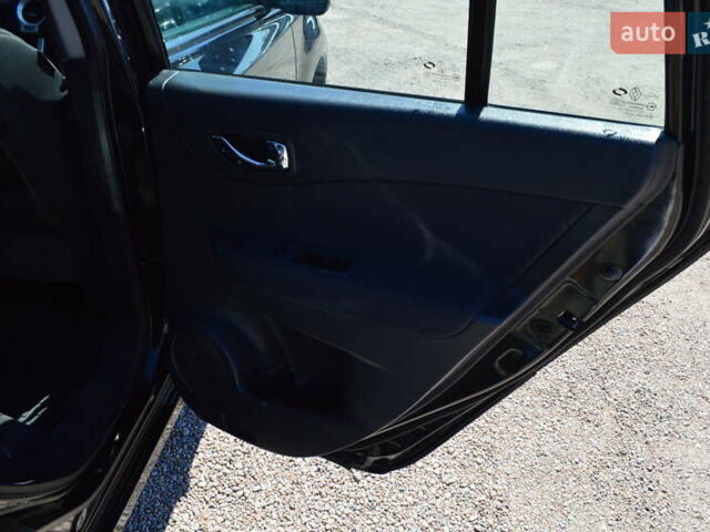 Черный Рено Колеос, объемом двигателя 2.49 л и пробегом 95 тыс. км за 8999 $, фото 12 на Automoto.ua