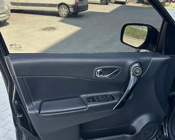 Черный Рено Колеос, объемом двигателя 2.49 л и пробегом 230 тыс. км за 9777 $, фото 15 на Automoto.ua