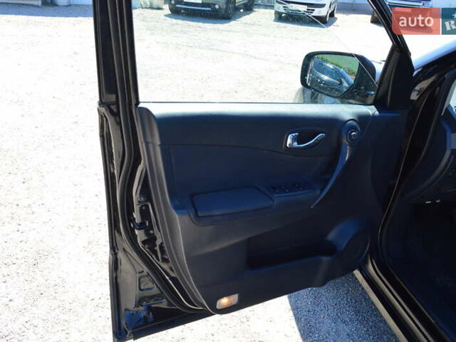 Черный Рено Колеос, объемом двигателя 2.49 л и пробегом 95 тыс. км за 8999 $, фото 4 на Automoto.ua