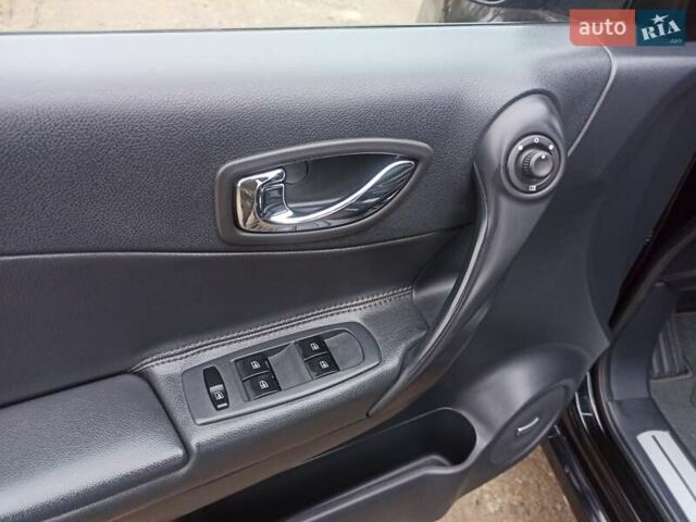 Черный Рено Колеос, объемом двигателя 2 л и пробегом 180 тыс. км за 12350 $, фото 13 на Automoto.ua