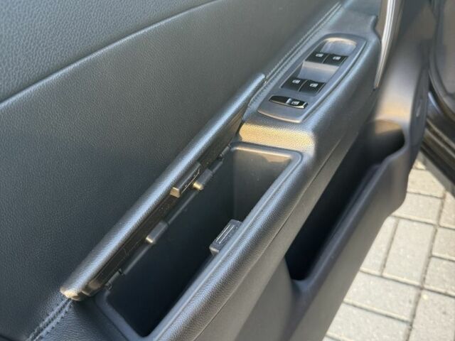 Чорний Рено Колеос, об'ємом двигуна 2 л та пробігом 247 тис. км за 11400 $, фото 12 на Automoto.ua