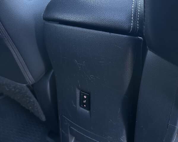 Черный Рено Колеос, объемом двигателя 2 л и пробегом 240 тыс. км за 13900 $, фото 24 на Automoto.ua