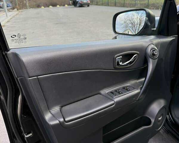 Черный Рено Колеос, объемом двигателя 2 л и пробегом 261 тыс. км за 10500 $, фото 11 на Automoto.ua