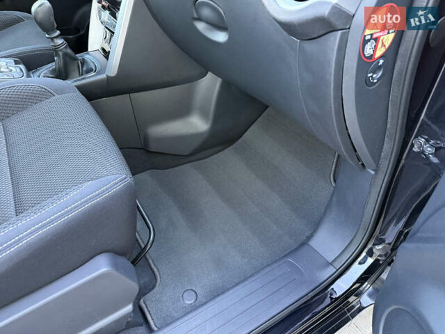 Черный Рено Колеос, объемом двигателя 2.45 л и пробегом 188 тыс. км за 12000 $, фото 75 на Automoto.ua