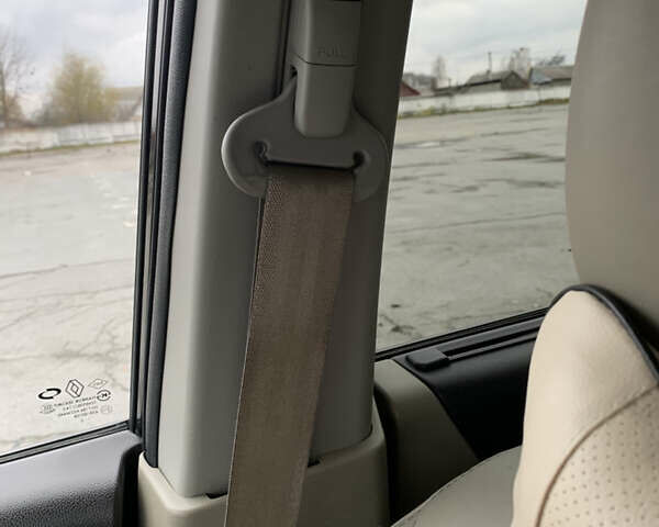 Черный Рено Колеос, объемом двигателя 2 л и пробегом 288 тыс. км за 11800 $, фото 42 на Automoto.ua