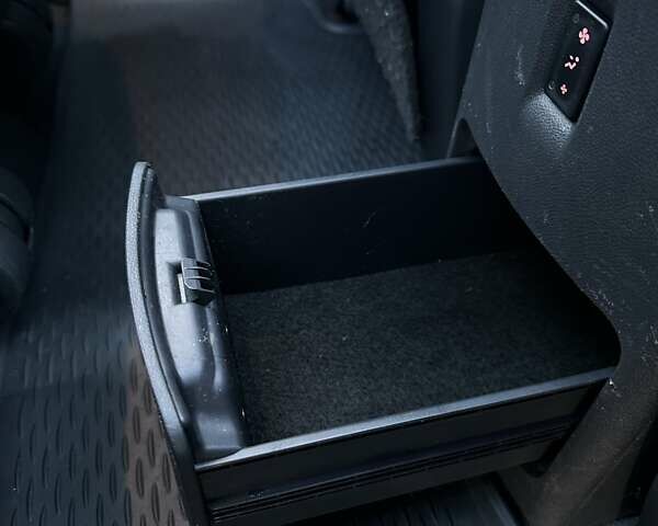 Черный Рено Колеос, объемом двигателя 2 л и пробегом 240 тыс. км за 13900 $, фото 25 на Automoto.ua