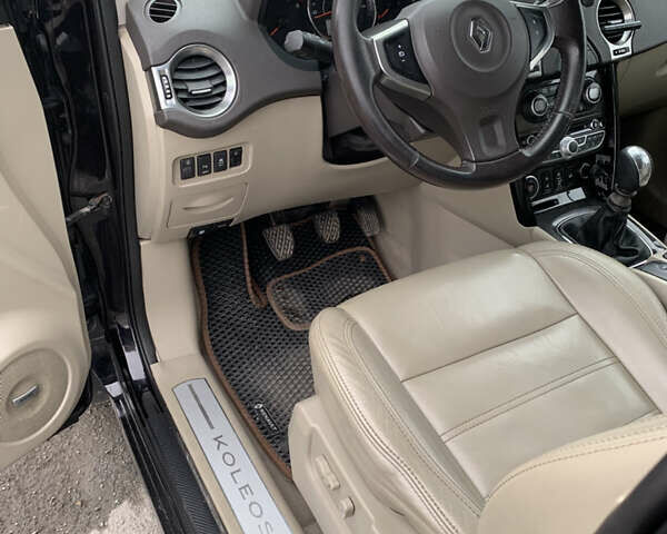 Черный Рено Колеос, объемом двигателя 2 л и пробегом 288 тыс. км за 11800 $, фото 39 на Automoto.ua