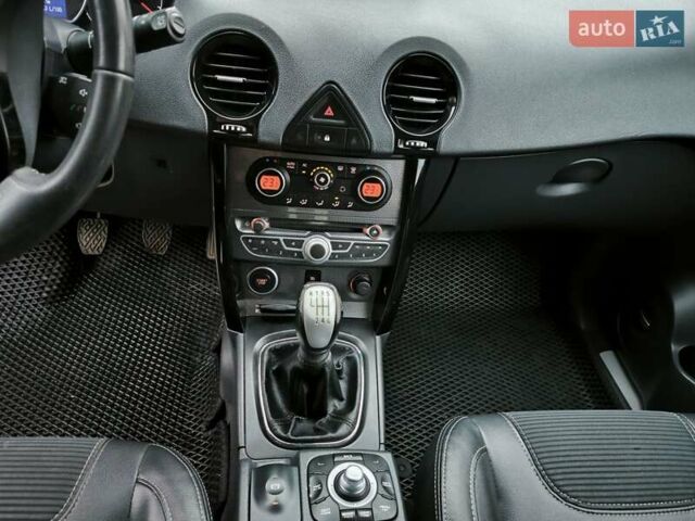 Черный Рено Колеос, объемом двигателя 2 л и пробегом 250 тыс. км за 10500 $, фото 12 на Automoto.ua