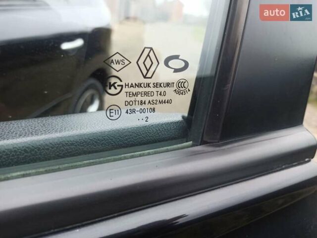 Черный Рено Колеос, объемом двигателя 2 л и пробегом 180 тыс. км за 12350 $, фото 28 на Automoto.ua