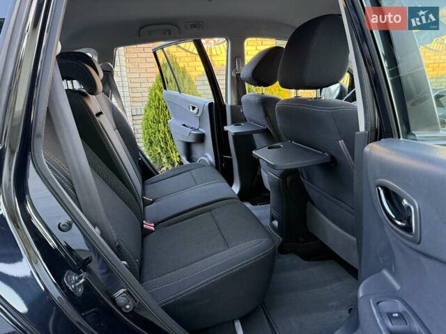 Черный Рено Колеос, объемом двигателя 2.45 л и пробегом 188 тыс. км за 12000 $, фото 80 на Automoto.ua