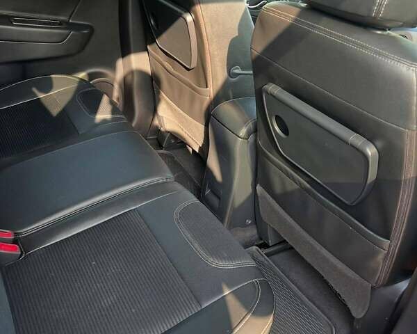 Черный Рено Колеос, объемом двигателя 2 л и пробегом 312 тыс. км за 10500 $, фото 3 на Automoto.ua