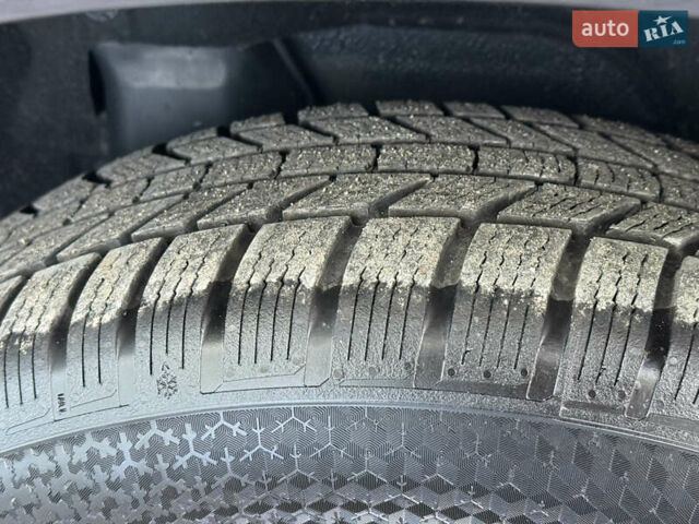 Черный Рено Колеос, объемом двигателя 2.45 л и пробегом 188 тыс. км за 12000 $, фото 47 на Automoto.ua