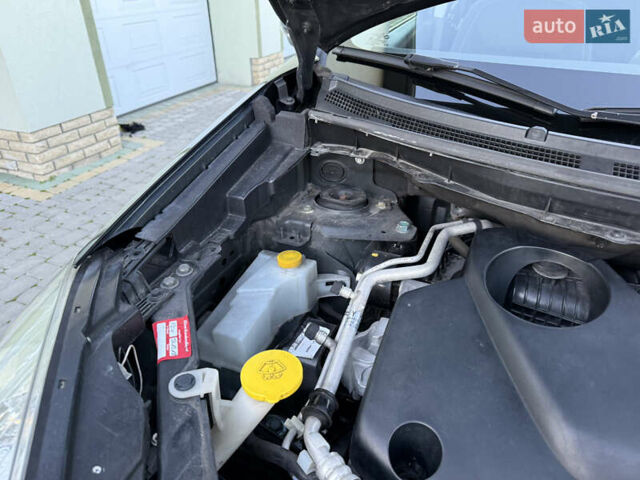 Черный Рено Колеос, объемом двигателя 2.45 л и пробегом 188 тыс. км за 12000 $, фото 101 на Automoto.ua