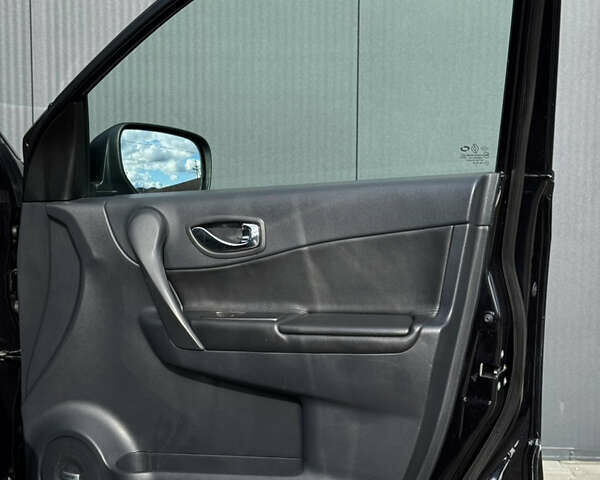 Черный Рено Колеос, объемом двигателя 2 л и пробегом 228 тыс. км за 12499 $, фото 39 на Automoto.ua