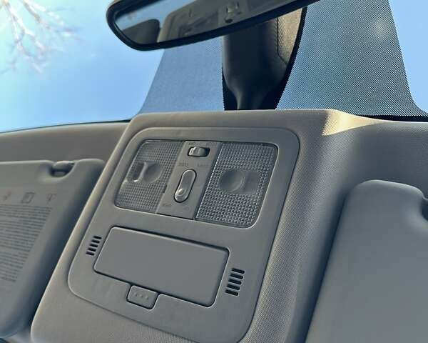 Черный Рено Колеос, объемом двигателя 2 л и пробегом 240 тыс. км за 13900 $, фото 45 на Automoto.ua