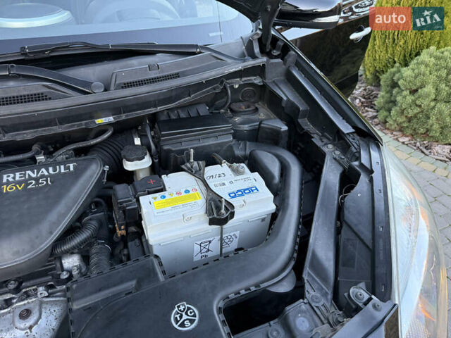 Черный Рено Колеос, объемом двигателя 2.45 л и пробегом 188 тыс. км за 12000 $, фото 99 на Automoto.ua
