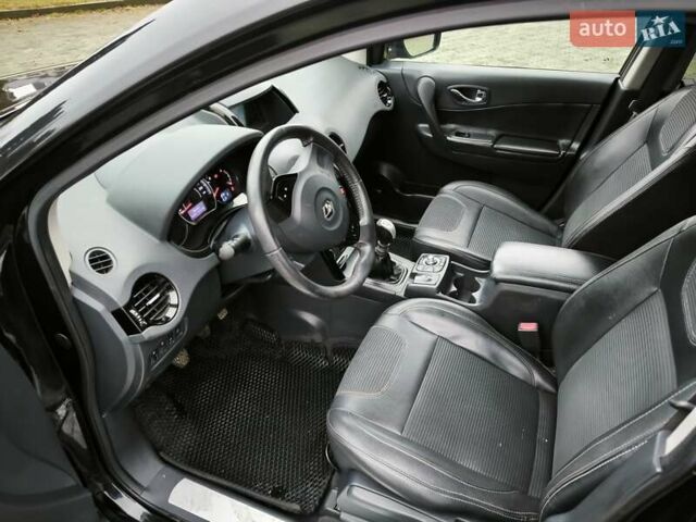 Черный Рено Колеос, объемом двигателя 2 л и пробегом 250 тыс. км за 10500 $, фото 11 на Automoto.ua