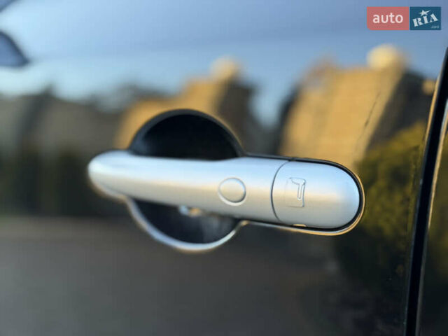 Черный Рено Колеос, объемом двигателя 2.45 л и пробегом 188 тыс. км за 12000 $, фото 42 на Automoto.ua