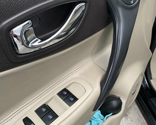 Черный Рено Колеос, объемом двигателя 2 л и пробегом 288 тыс. км за 11800 $, фото 26 на Automoto.ua