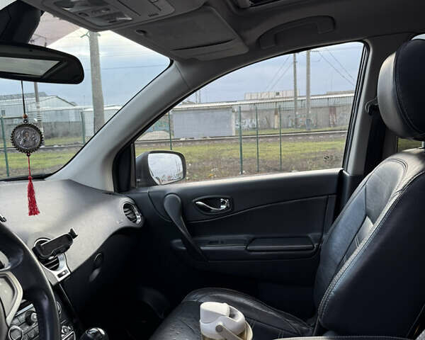 Черный Рено Колеос, объемом двигателя 2 л и пробегом 261 тыс. км за 10500 $, фото 15 на Automoto.ua