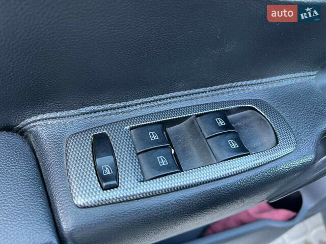 Чорний Рено Колеос, об'ємом двигуна 2.5 л та пробігом 222 тис. км за 10290 $, фото 15 на Automoto.ua