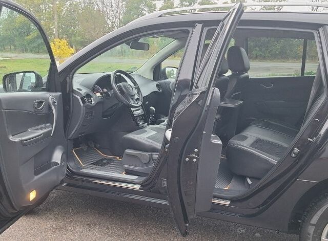 Черный Рено Колеос, объемом двигателя 2 л и пробегом 157 тыс. км за 13300 $, фото 9 на Automoto.ua