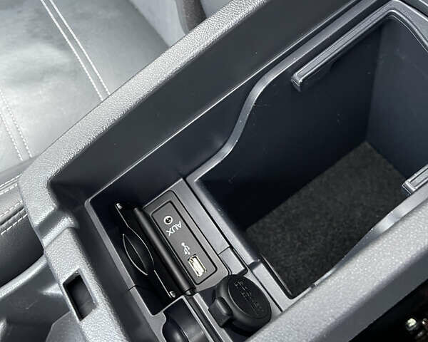 Чорний Рено Колеос, об'ємом двигуна 2 л та пробігом 230 тис. км за 12550 $, фото 23 на Automoto.ua