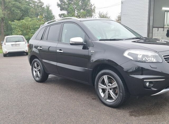 Черный Рено Колеос, объемом двигателя 2 л и пробегом 157 тыс. км за 13300 $, фото 2 на Automoto.ua