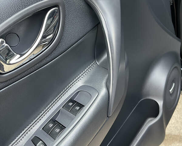 Чорний Рено Колеос, об'ємом двигуна 2 л та пробігом 230 тис. км за 12550 $, фото 27 на Automoto.ua