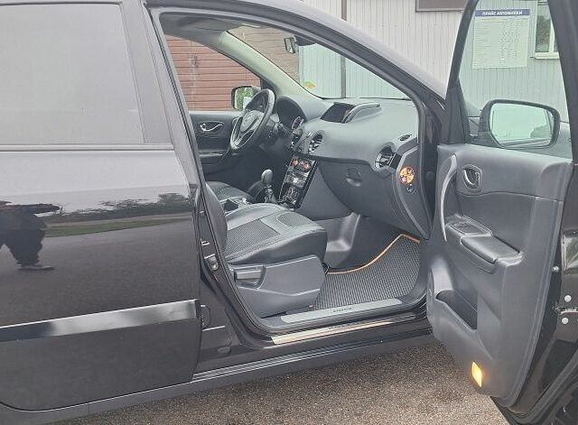 Черный Рено Колеос, объемом двигателя 2 л и пробегом 157 тыс. км за 13300 $, фото 10 на Automoto.ua